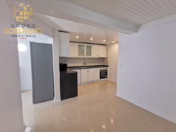 House 9 Bedrooms in Ajuda