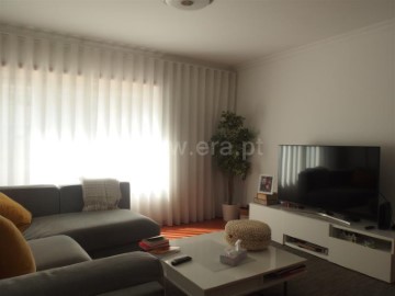 Apartment 3 Bedrooms in Alfragide