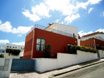 Moradia 4 Quartos em Loures