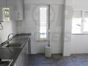 Apartamento 2 Quartos em Póvoa de Santa Iria e Forte da Casa