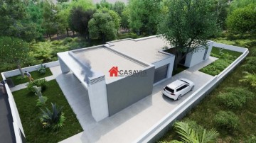 House 4 Bedrooms in Campo