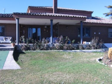 Casa o chalet 5 Habitaciones en Fuente Serrana