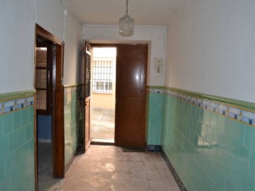 House 5 Bedrooms in Pantano de Navabuena