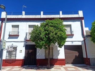 House 4 Bedrooms in Palma del Río