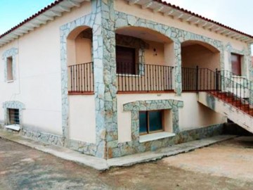 House 3 Bedrooms in Huecas