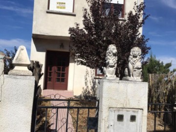 House 4 Bedrooms in Espinosa de Cerrato