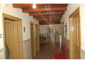 House 2 Bedrooms in Robleda