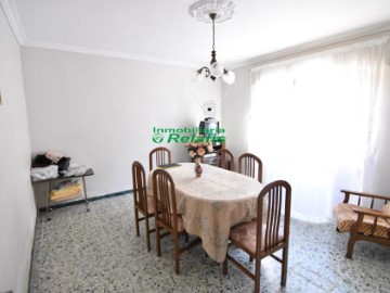 House 5 Bedrooms in Robleda