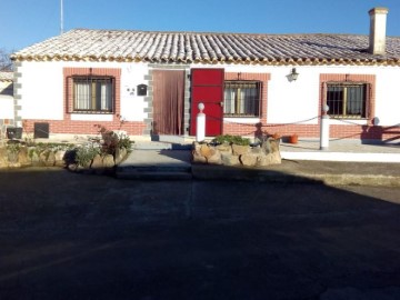 House 4 Bedrooms in Berrocal de Huebra