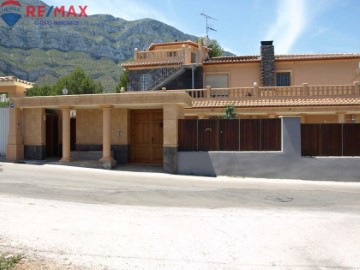 Casa o chalet 11 Habitaciones en El Montgó