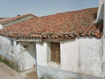 House 4 Bedrooms in Cilleros de la Bastida
