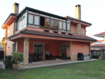 Casa o chalet 4 Habitaciones en Buenavista-Ería-Montecerrao