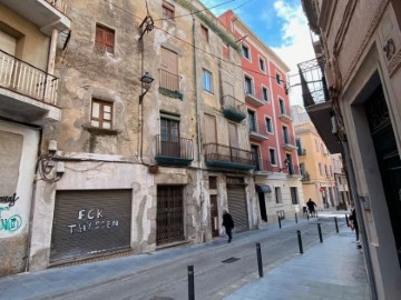 Edificio en Barri de Tueda