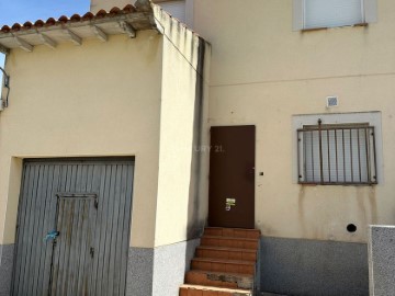 House 3 Bedrooms in Carriches