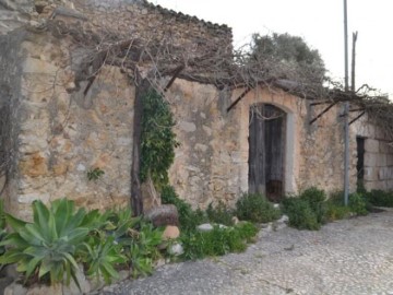 House 4 Bedrooms in Campanet