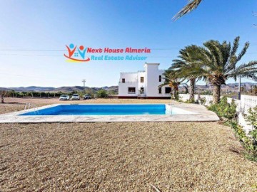 House 6 Bedrooms in Overa