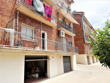 House 5 Bedrooms in L'Arboç