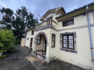 House 5 Bedrooms in Miengo