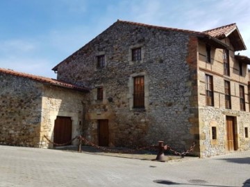 Maison 5 Chambres à Solares