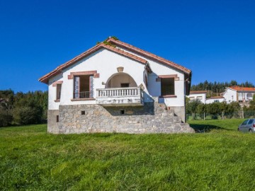 Maison 3 Chambres à Naveces