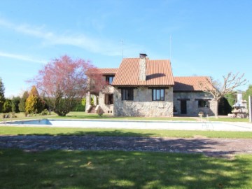 Maison 6 Chambres à Villiguer