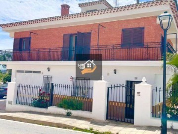 House 5 Bedrooms in Vélez-Rubio