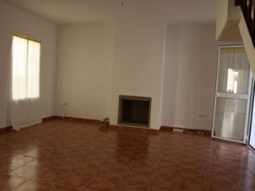 House 3 Bedrooms in Castilleja del Campo