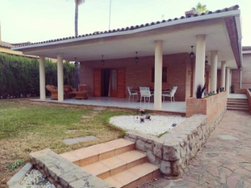 House 5 Bedrooms in Camino Onda - Salesianos - Centro