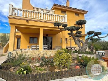 House 10 Bedrooms in Ligallo del Ganguil