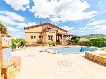 House 6 Bedrooms in Sant Miquel d'Olerdola