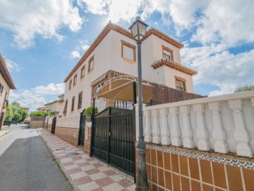 Casa o chalet 3 Habitaciones en La Zubia