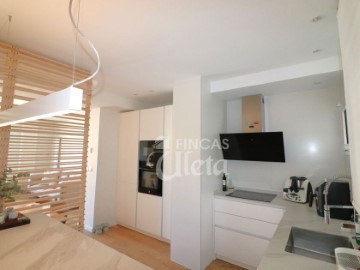 Apartment 3 Bedrooms in Vitoria-Gasteiz Centro
