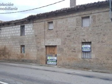 House 4 Bedrooms in Olmillos de Sasamon