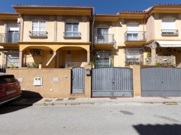 House 3 Bedrooms in Zona Polideportivo
