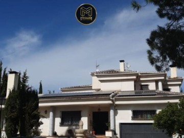 Casa o chalet 6 Habitaciones en La Guardia de Jaén