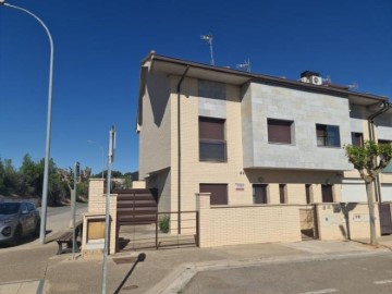 House 5 Bedrooms in Cascante