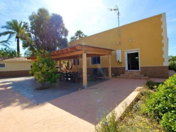 House 3 Bedrooms in Valverdes