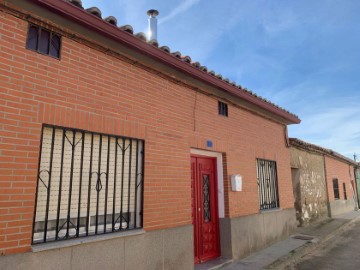House 3 Bedrooms in Morañuela