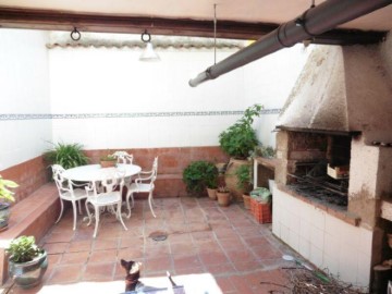 House 4 Bedrooms in Cascante