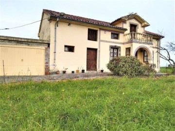 House 2 Bedrooms in Miengo