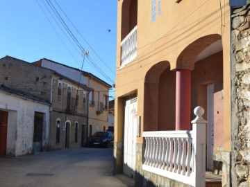 House 4 Bedrooms in Zarza de Montánchez