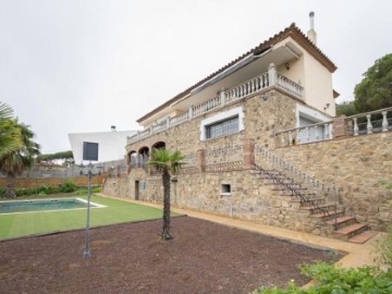 House 5 Bedrooms in Puig Ses Forques-Torre Colomina