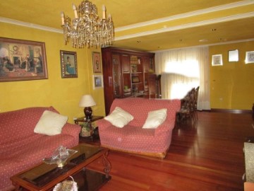 House 4 Bedrooms in Fuente Serrana
