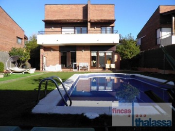 House 3 Bedrooms in Vidreres Centro