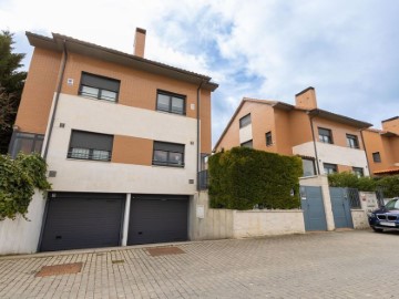 Casa o chalet 4 Habitaciones en Girón - Villa del Prado
