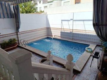 House 4 Bedrooms in Chica-Carlota