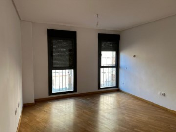 Apartment 3 Bedrooms in Valladolid Centro