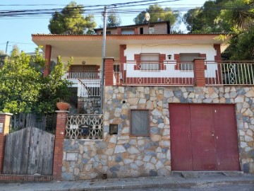 House 4 Bedrooms in Racó del Bosc