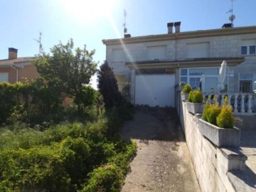 House 3 Bedrooms in Carcedo de Burgos