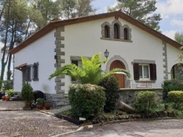 House 3 Bedrooms in Begues Park